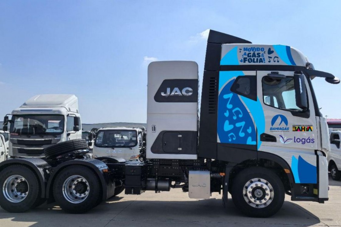 Trio El&eacute;trico movido a g&aacute;s natural desfila pelo segundo ano consecutivo, com Armandinho e Irm&atilde;os Mac&ecirc;do e Olodum